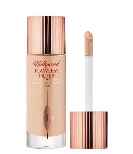 Charlotte Tilbury - Hollywood Flawless Filter | 2 Fair - Peachy beige for light skin tones